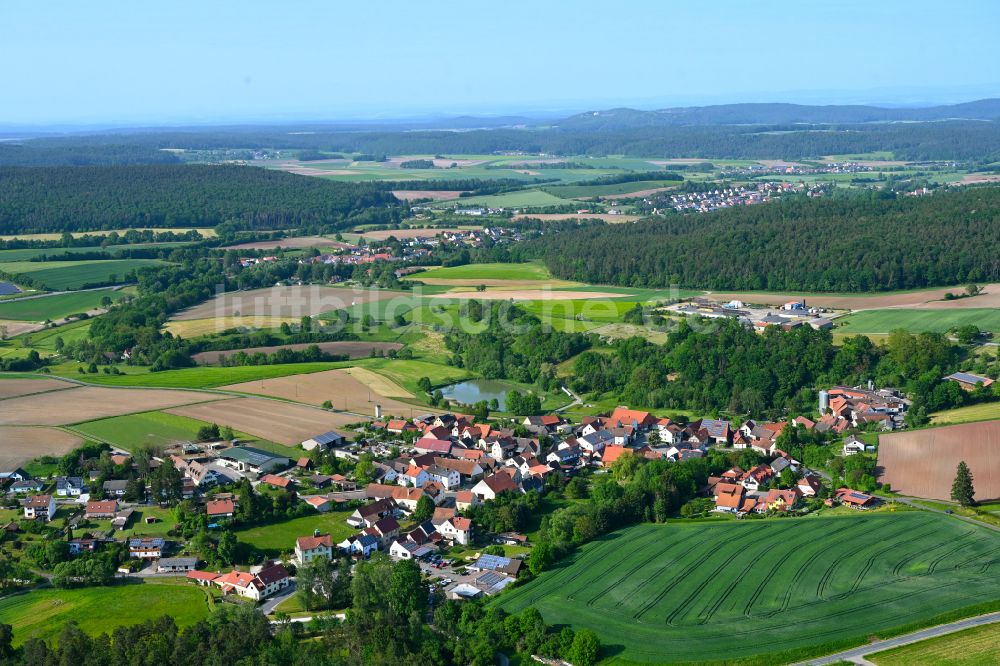 Luftaufnahme Hohnhausen - Dorfkern am Feldrand in Hohnhausen im Bundesland Bayern, Deutschland