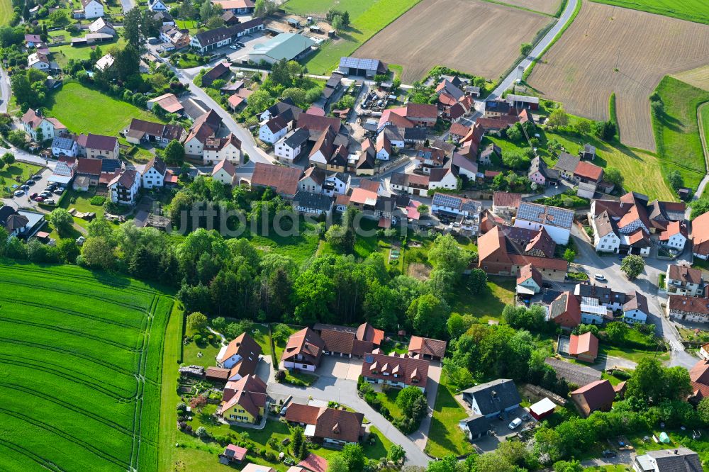 Luftaufnahme Hohnhausen - Dorfkern am Feldrand in Hohnhausen im Bundesland Bayern, Deutschland