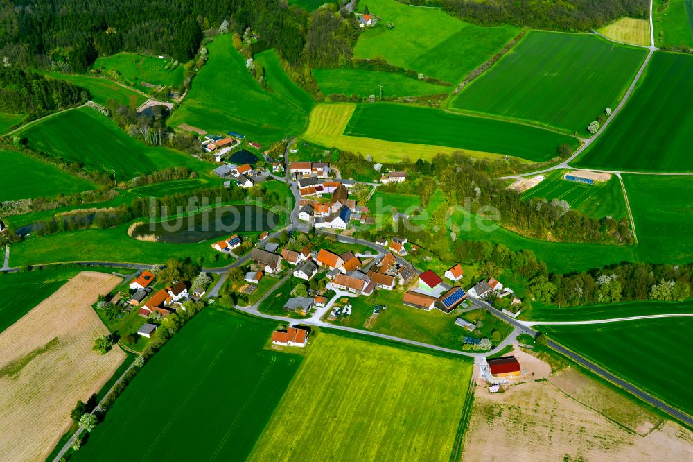 Luftbild Holzberndorf - Dorfkern am Feldrand in Holzberndorf im Bundesland Bayern, Deutschland