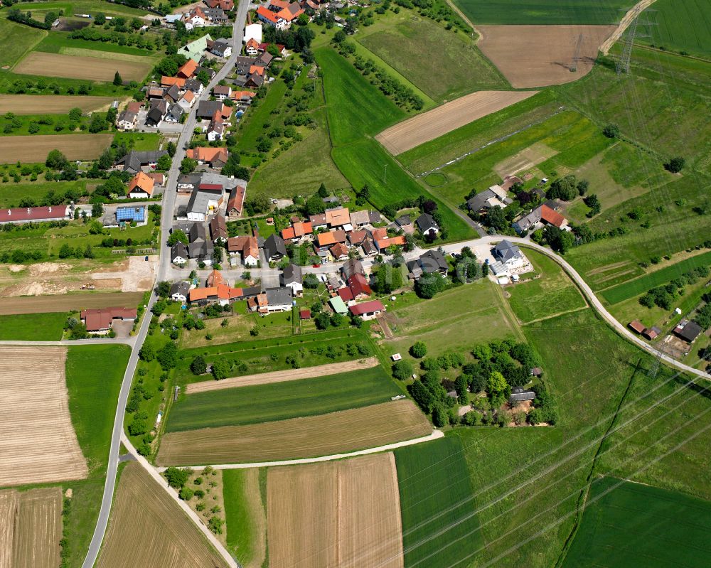 Luftaufnahme Holzhausen - Dorfkern am Feldrand in Holzhausen im Bundesland Baden-Württemberg, Deutschland