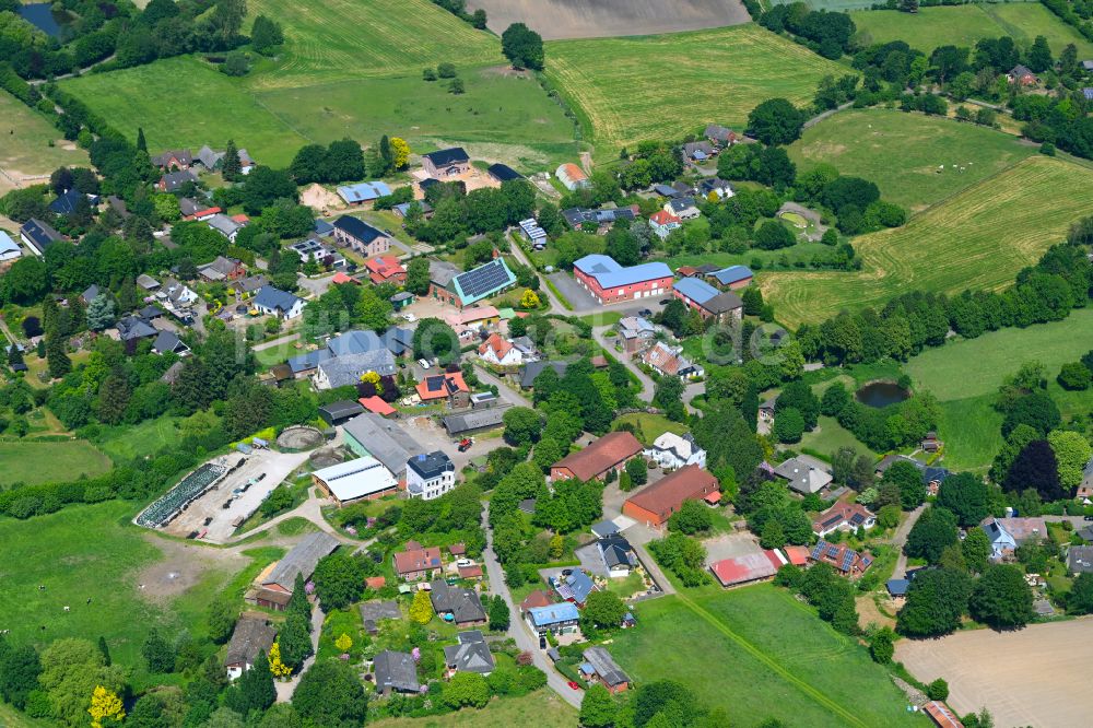 Luftbild Homfeld - Dorfkern am Feldrand in Homfeld im Bundesland Schleswig-Holstein, Deutschland