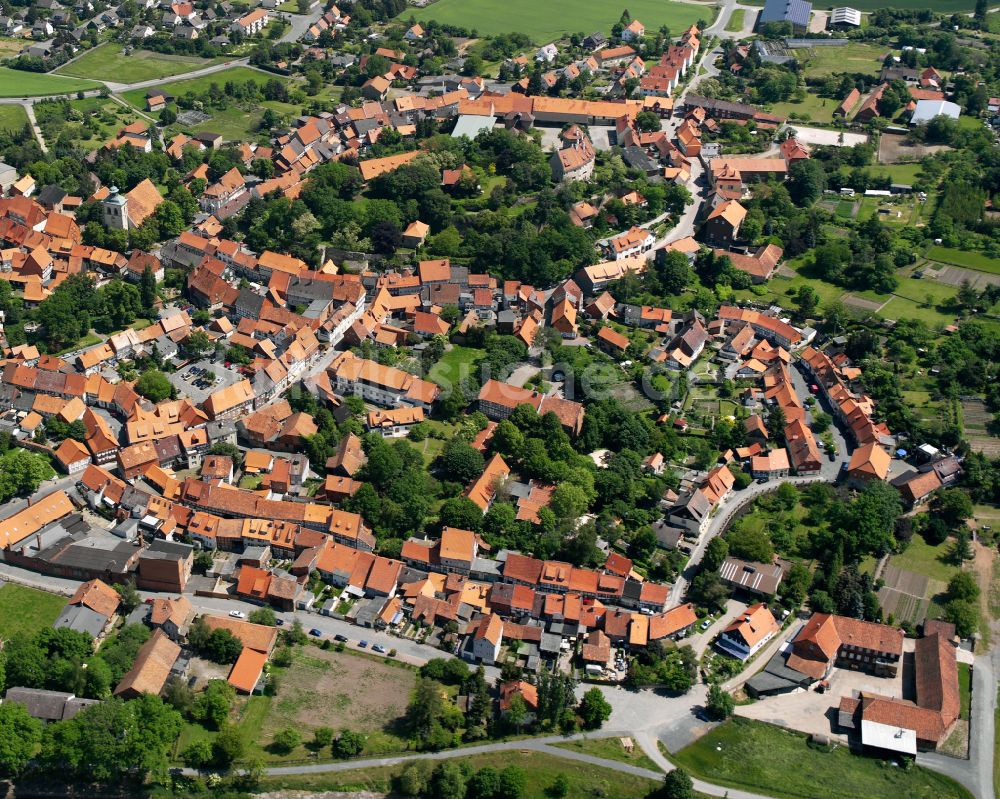 Hornburg aus der Vogelperspektive: Dorfkern am Feldrand in Hornburg im Bundesland Niedersachsen, Deutschland