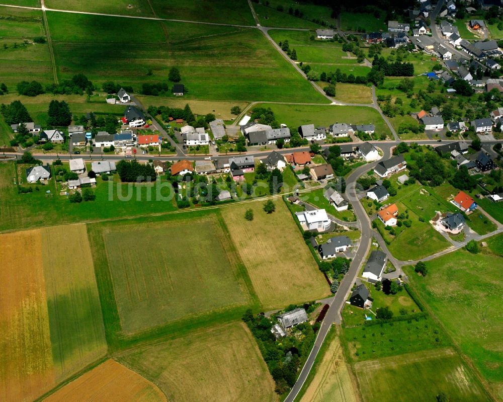 Luftaufnahme Hottenbach - Dorfkern am Feldrand in Hottenbach im Bundesland Rheinland-Pfalz, Deutschland