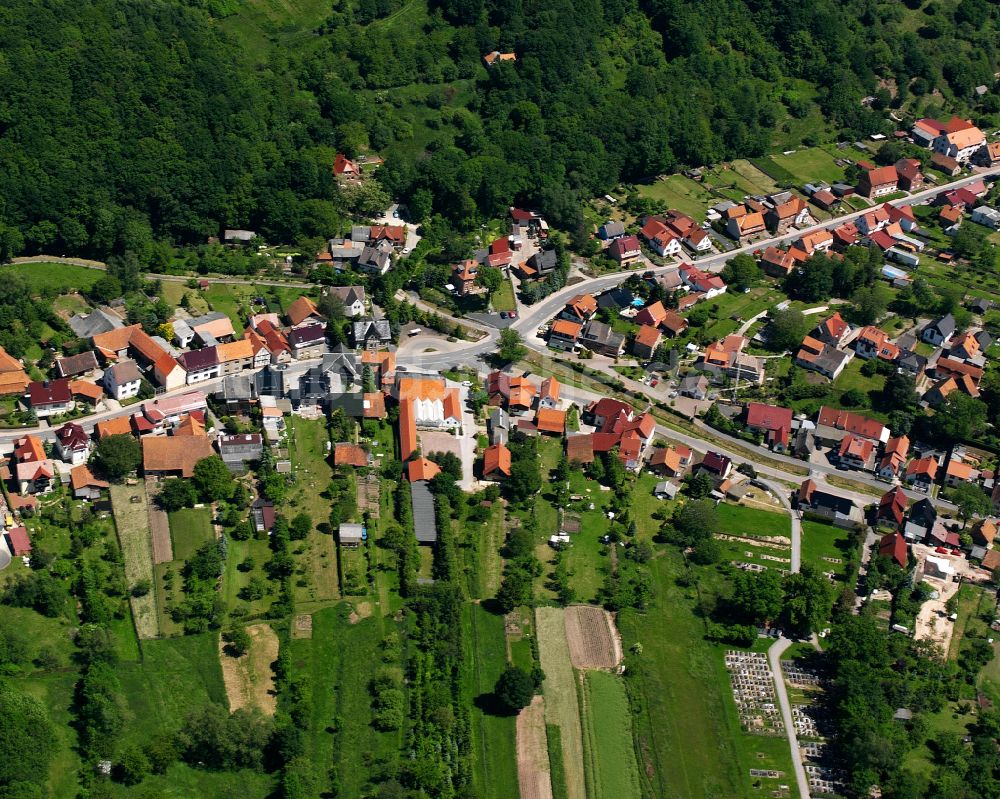 Luftaufnahme Hundeshagen - Dorfkern am Feldrand in Hundeshagen im Bundesland Thüringen, Deutschland