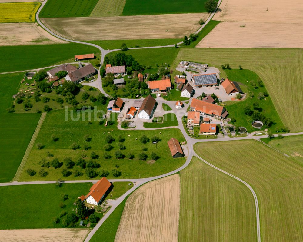 Ingoldingen aus der Vogelperspektive: Dorfkern am Feldrand in Ingoldingen im Bundesland Baden-Württemberg, Deutschland