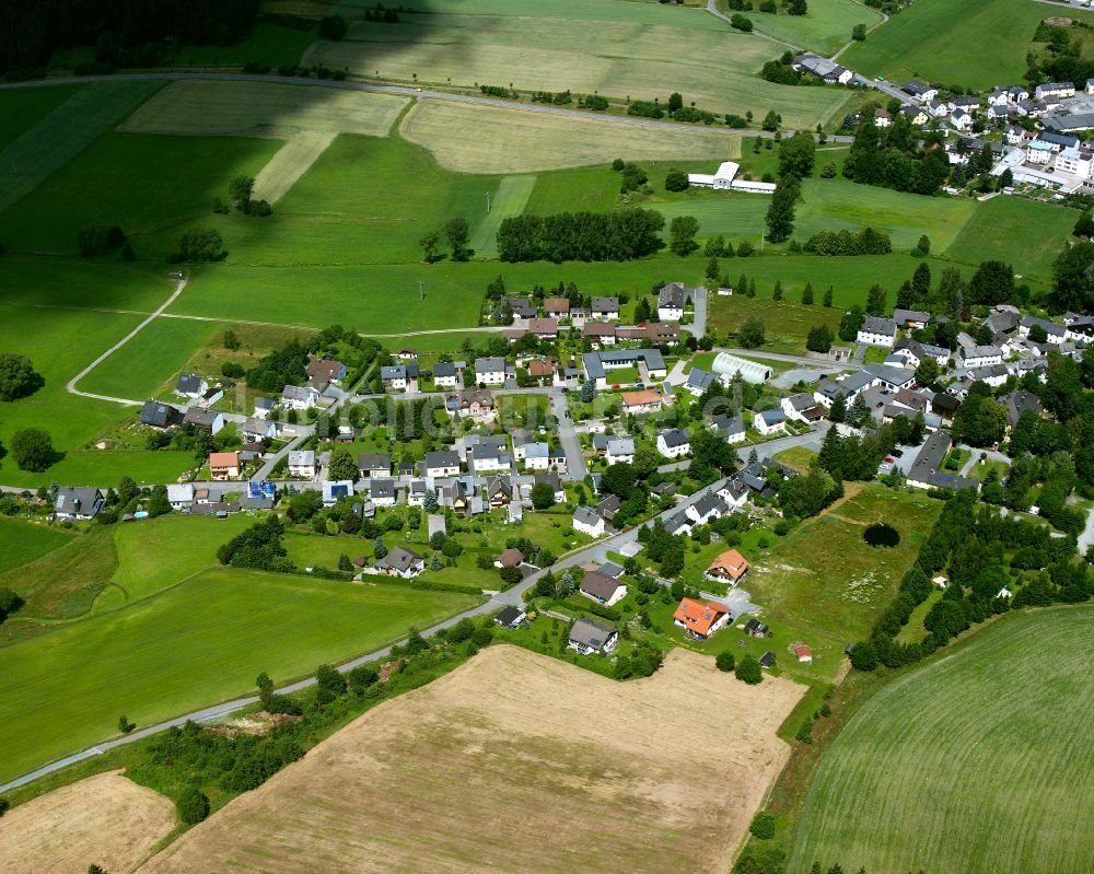 Luftaufnahme Issigau - Dorfkern am Feldrand in Issigau im Bundesland Bayern, Deutschland