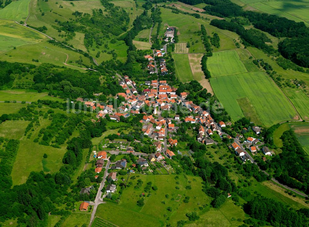 Luftbild Jakobsweiler - Dorfkern am Feldrand in Jakobsweiler im Bundesland Rheinland-Pfalz, Deutschland