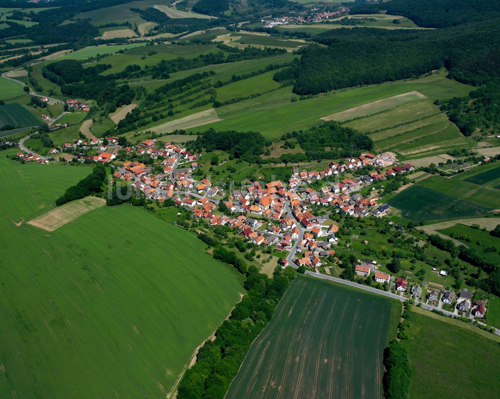 Luftaufnahme Jützenbach - Dorfkern am Feldrand in Jützenbach im Bundesland Thüringen, Deutschland