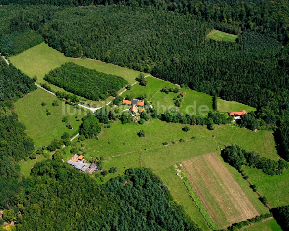 Kailbach aus der Vogelperspektive: Dorfkern am Feldrand in Kailbach im Bundesland Hessen, Deutschland