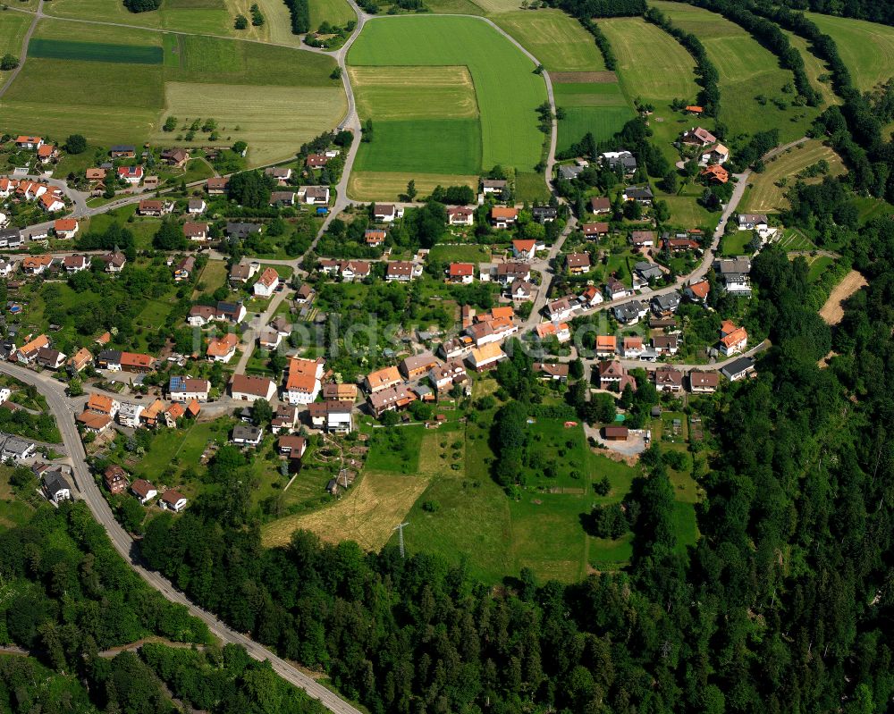 Kapfenhardt von oben - Dorfkern am Feldrand in Kapfenhardt im Bundesland Baden-Württemberg, Deutschland