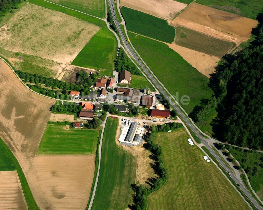 Luftbild Karlshof - Dorfkern am Feldrand in Karlshof im Bundesland Baden-Württemberg, Deutschland