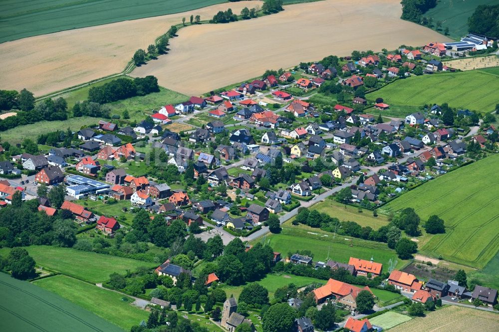 Luftbild Kathrinhagen - Dorfkern am Feldrand in Kathrinhagen im Bundesland Niedersachsen, Deutschland