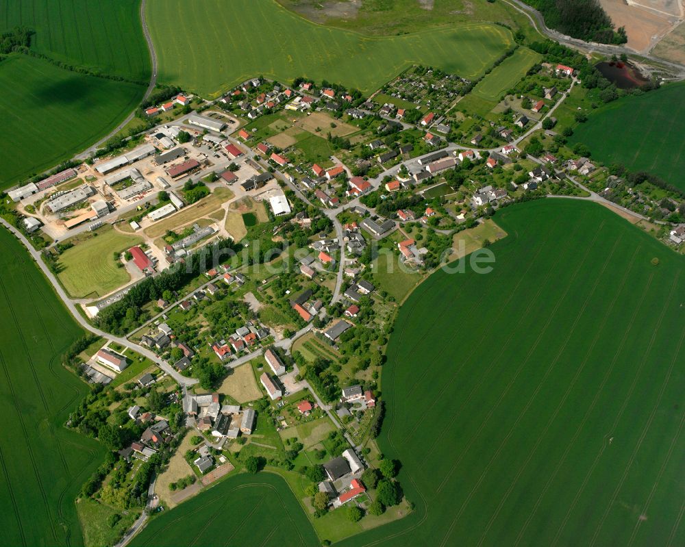 Kauern von oben - Dorfkern am Feldrand in Kauern im Bundesland Thüringen, Deutschland