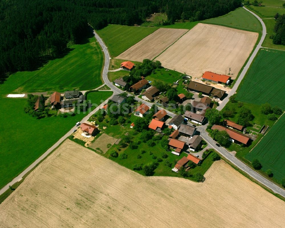 Luftaufnahme Kauflanden - Dorfkern am Feldrand in Kauflanden im Bundesland Bayern, Deutschland