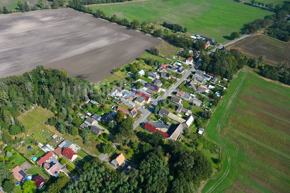 Kaupen von oben - Dorfkern am Feldrand in Kaupen im Bundesland Brandenburg, Deutschland