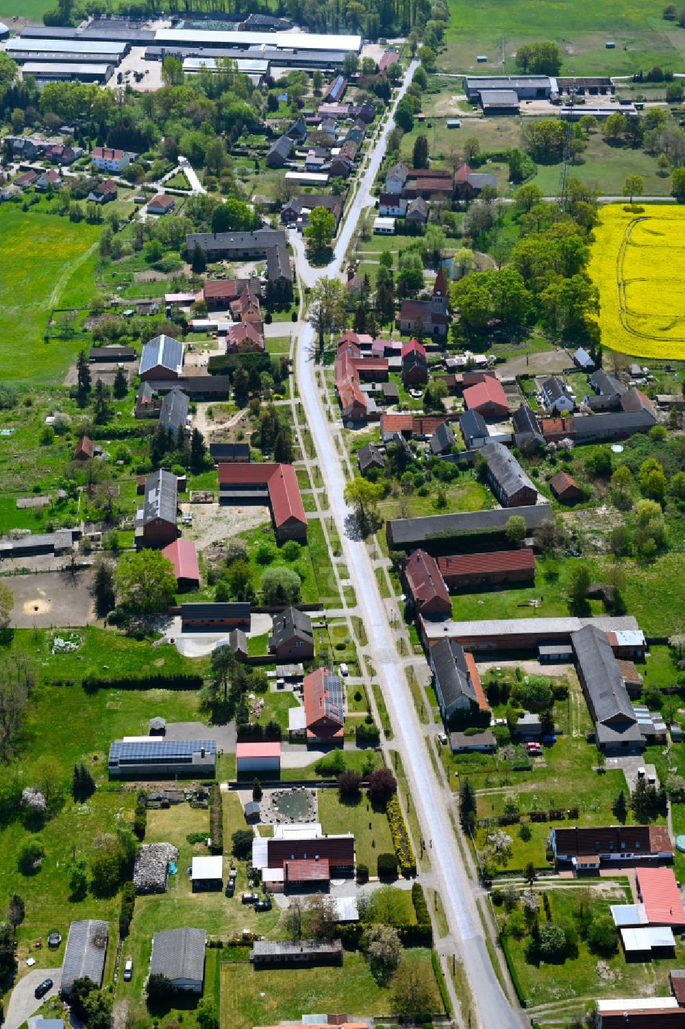 Kerkau von oben - Dorfkern am Feldrand in Kerkau im Bundesland Sachsen-Anhalt, Deutschland