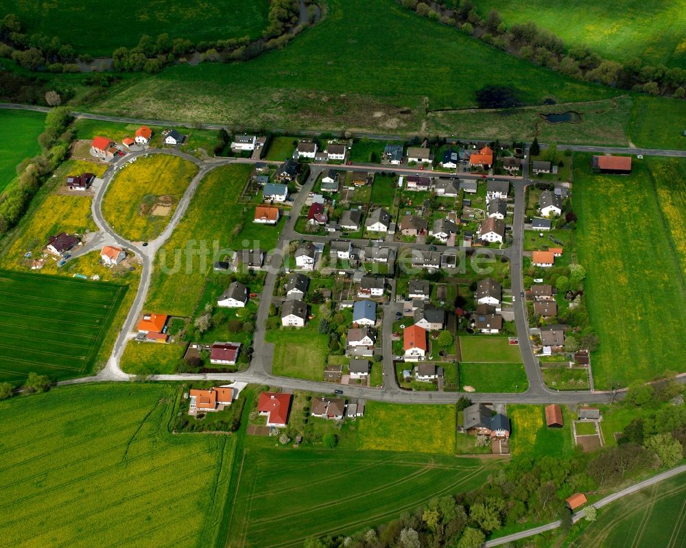 Kerspenhausen von oben - Dorfkern am Feldrand in Kerspenhausen im Bundesland Hessen, Deutschland