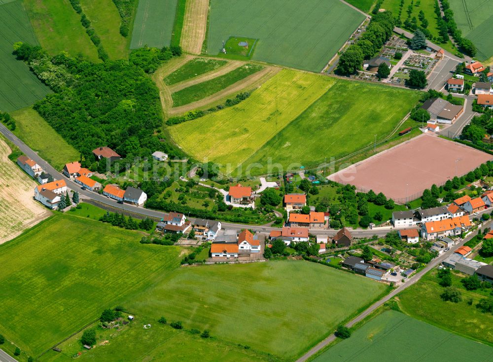 Kerzenheim von oben - Dorfkern am Feldrand in Kerzenheim im Bundesland Rheinland-Pfalz, Deutschland