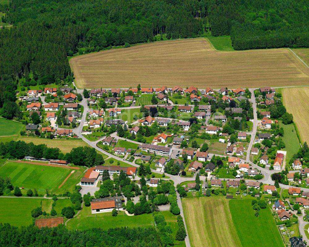 Luftbild Kirchberg - Dorfkern am Feldrand in Kirchberg im Bundesland Baden-Württemberg, Deutschland