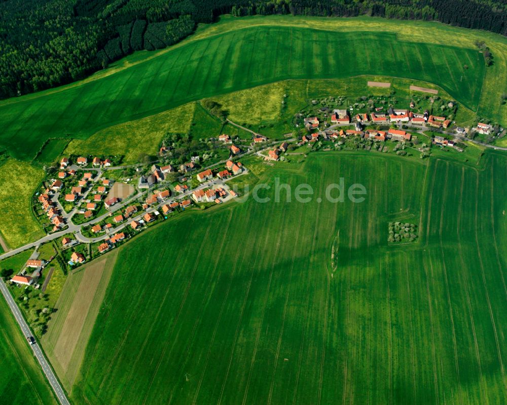 Kleinbocka von oben - Dorfkern am Feldrand in Kleinbocka im Bundesland Thüringen, Deutschland