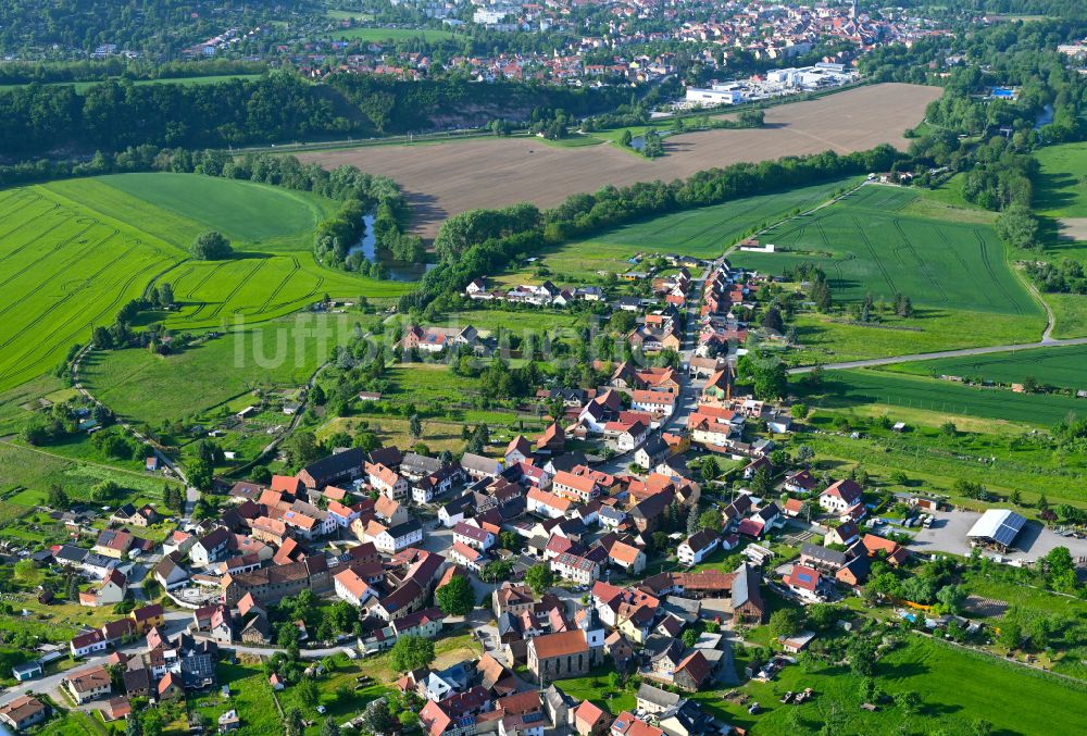 Luftbild Kleineutersdorf - Dorfkern am Feldrand in Kleineutersdorf im Bundesland Thüringen, Deutschland