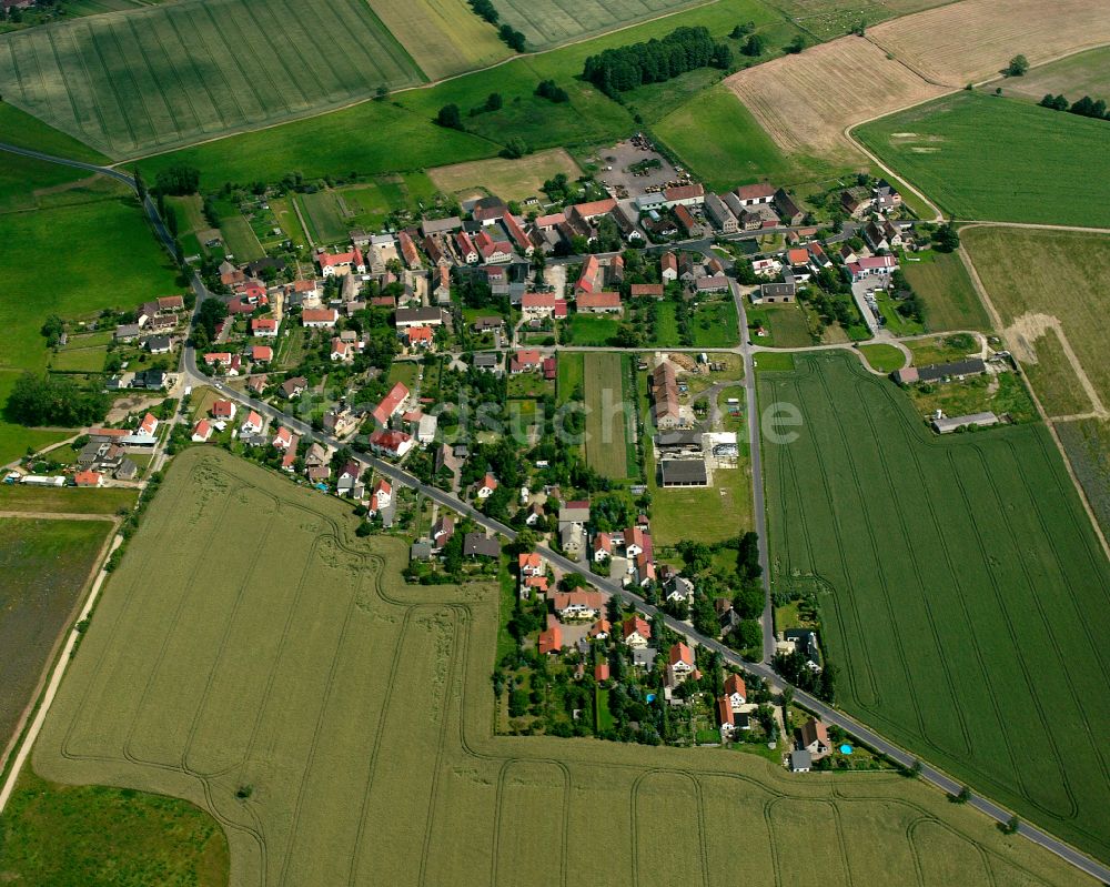 Luftbild Kleinthiemig - Dorfkern am Feldrand in Kleinthiemig im Bundesland Sachsen, Deutschland