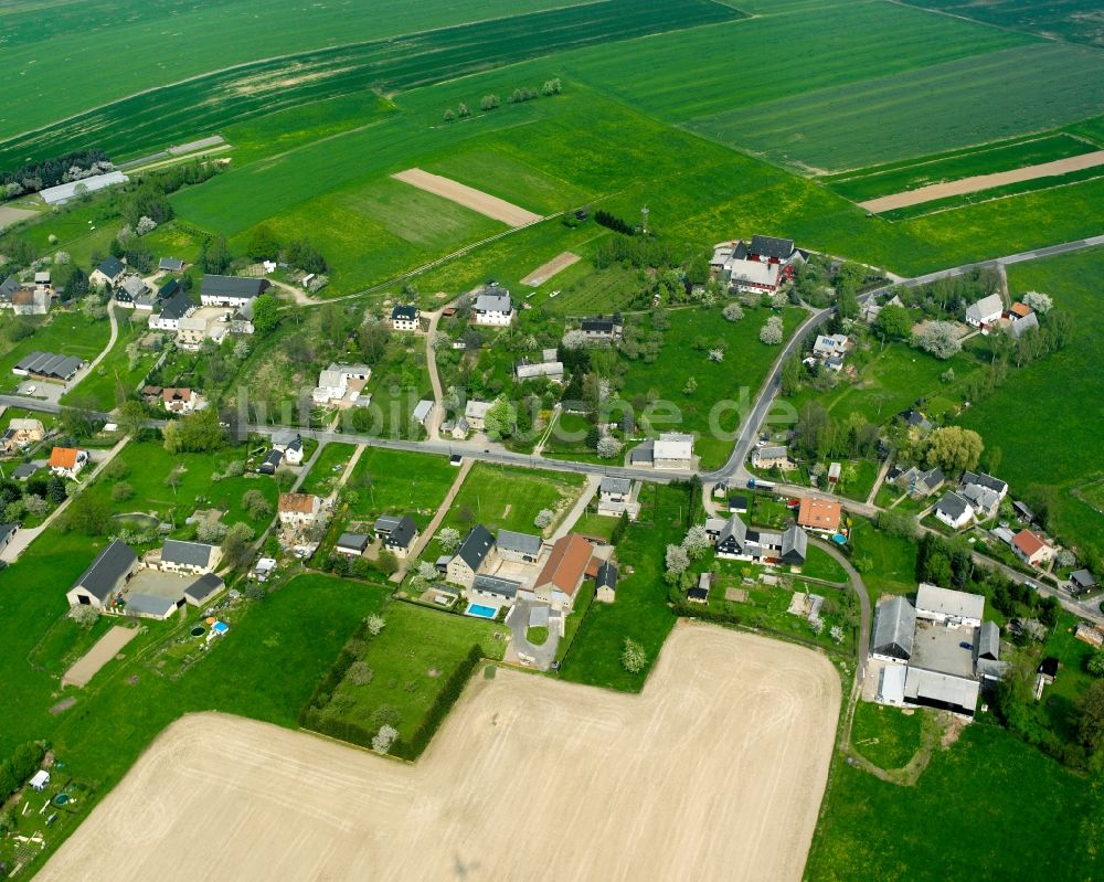 Königshain von oben - Dorfkern am Feldrand in Königshain im Bundesland Sachsen, Deutschland