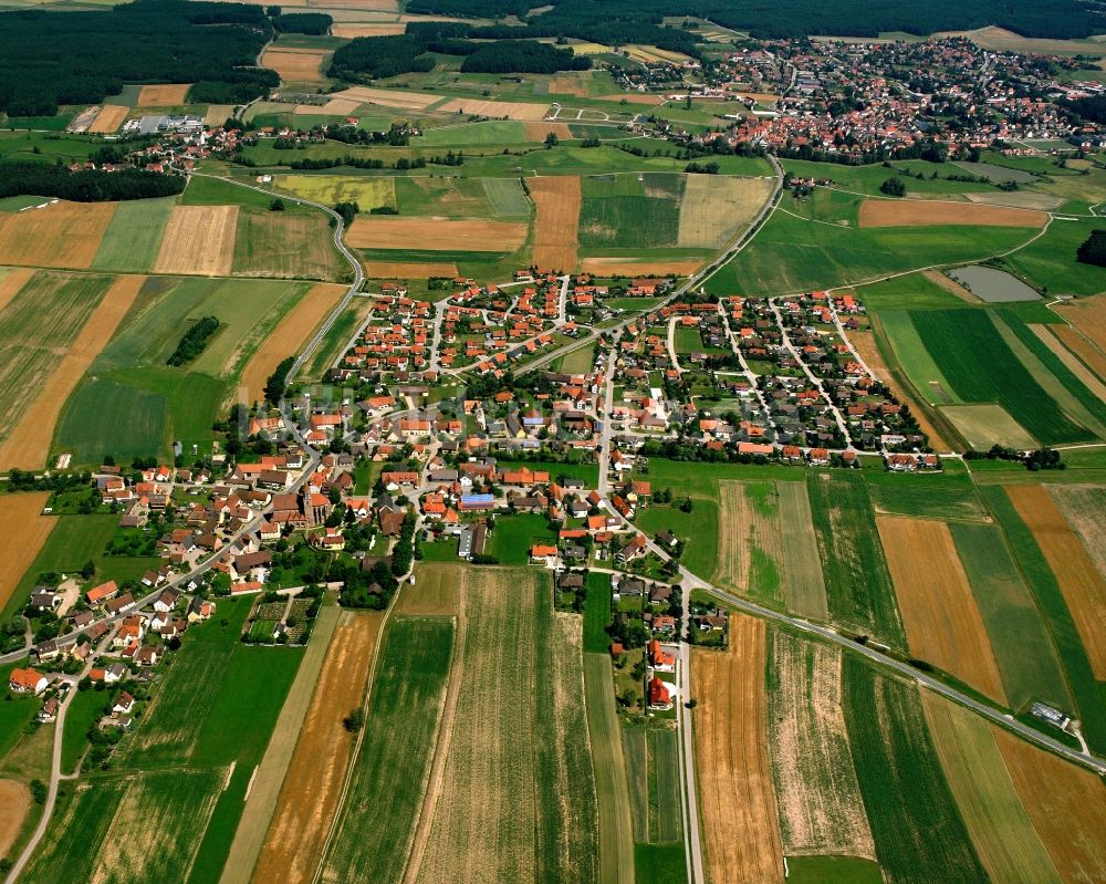 Luftbild Königshofen a.d.Heide - Dorfkern am Feldrand in Königshofen a.d.Heide im Bundesland Bayern, Deutschland