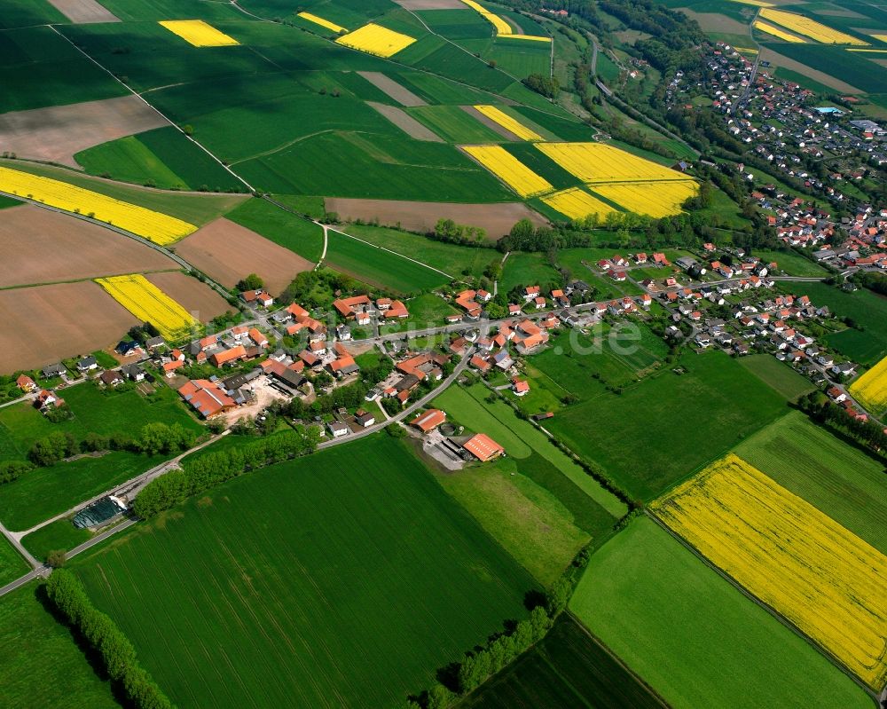 Konrode aus der Vogelperspektive: Dorfkern am Feldrand in Konrode im Bundesland Hessen, Deutschland