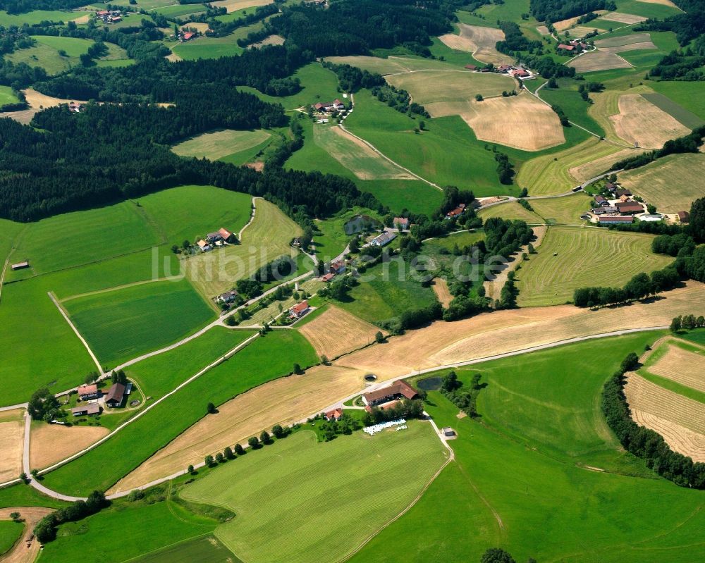 Konzell-Süd von oben - Dorfkern am Feldrand in Konzell-Süd im Bundesland Bayern, Deutschland