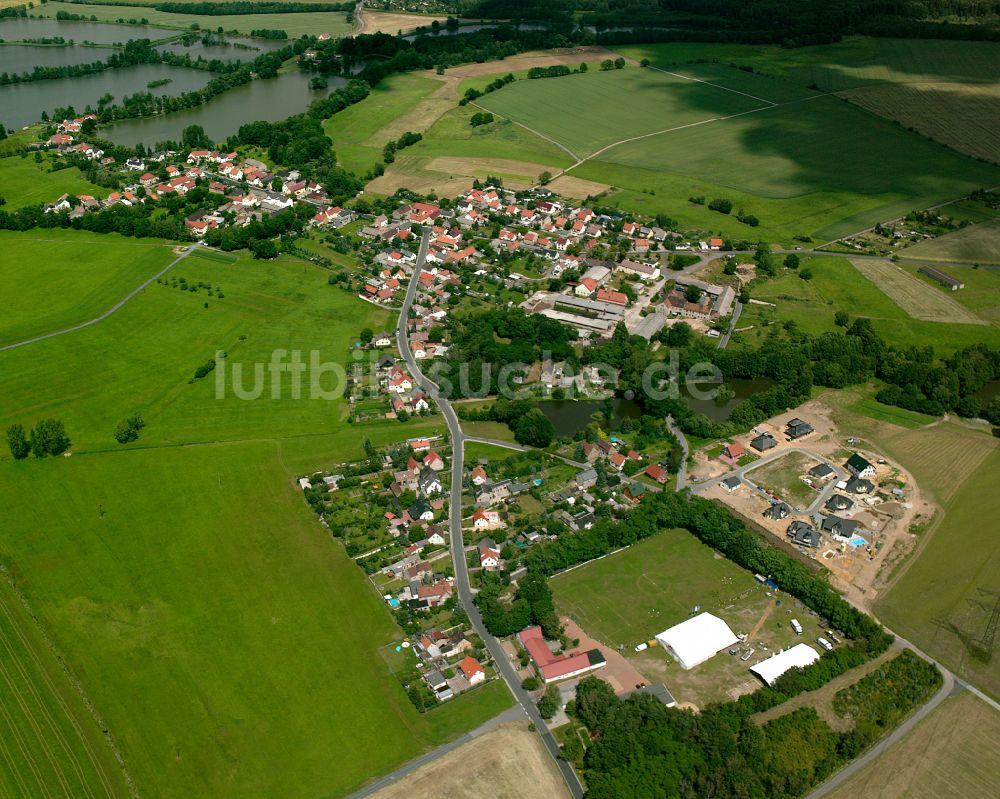 Koselitz aus der Vogelperspektive: Dorfkern am Feldrand in Koselitz im Bundesland Sachsen, Deutschland