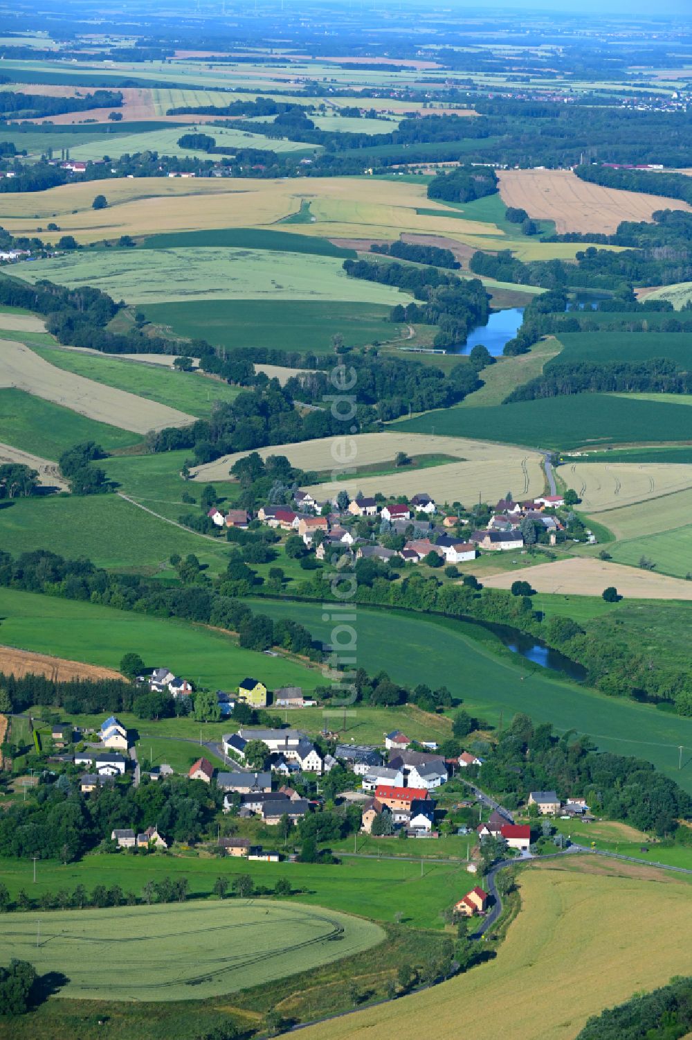 Kralapp von oben - Dorfkern am Feldrand in Kralapp im Bundesland Sachsen, Deutschland