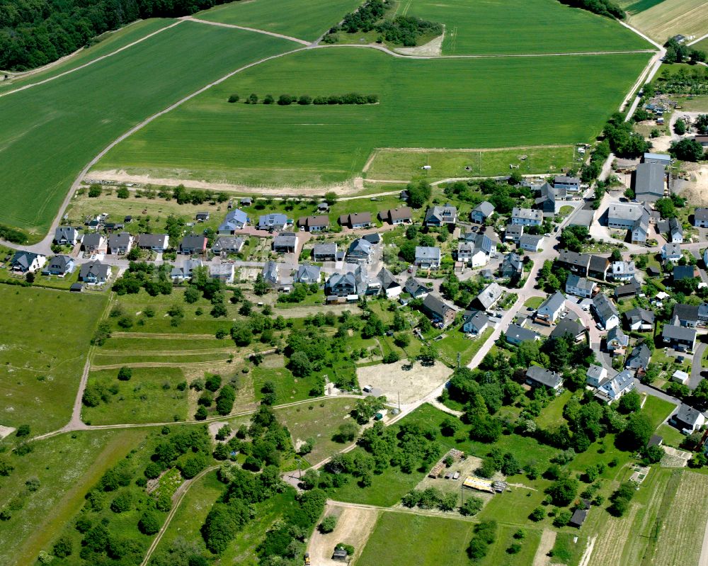 Luftaufnahme Kratzenburg - Dorfkern am Feldrand in Kratzenburg im Bundesland Rheinland-Pfalz, Deutschland