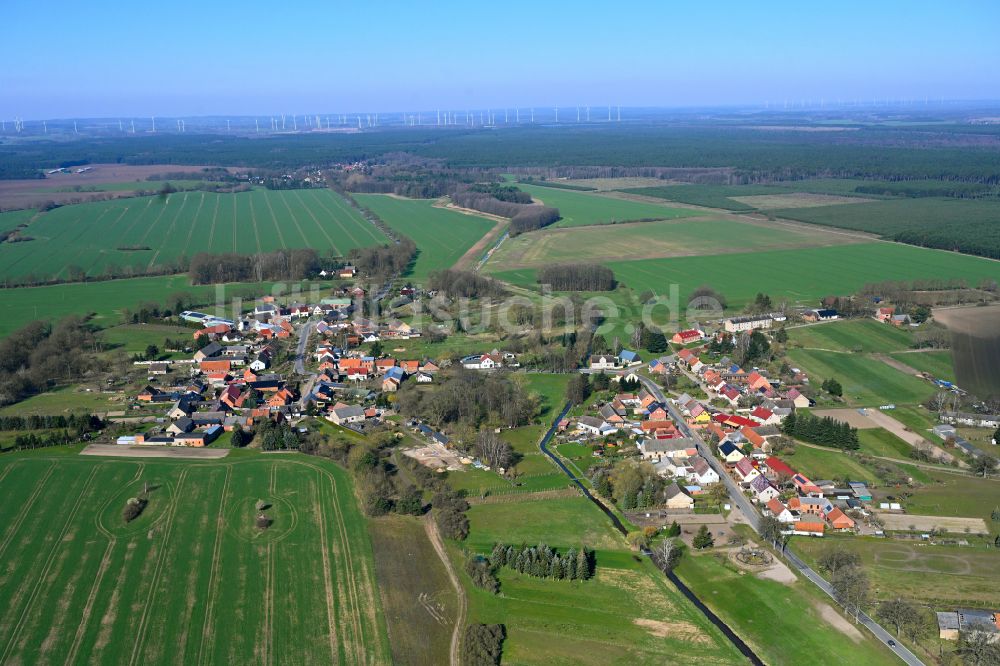 Krempendorf von oben - Dorfkern am Feldrand in Krempendorf im Bundesland Brandenburg, Deutschland