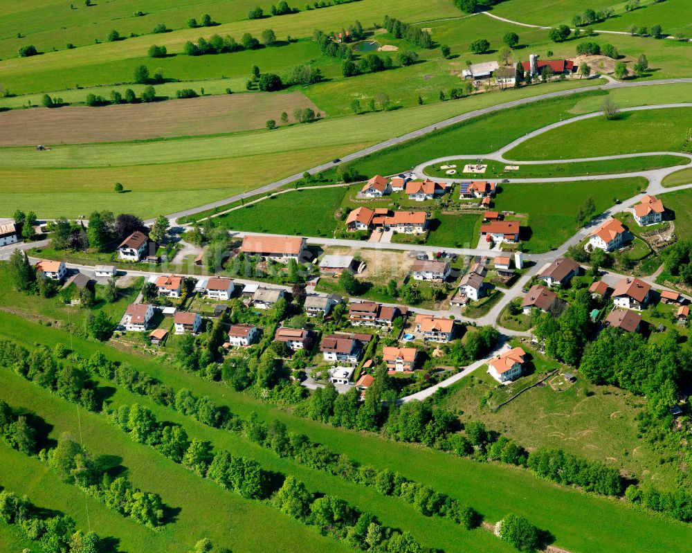 Luftaufnahme Kreuzberg - Dorfkern am Feldrand in Kreuzberg im Bundesland Bayern, Deutschland