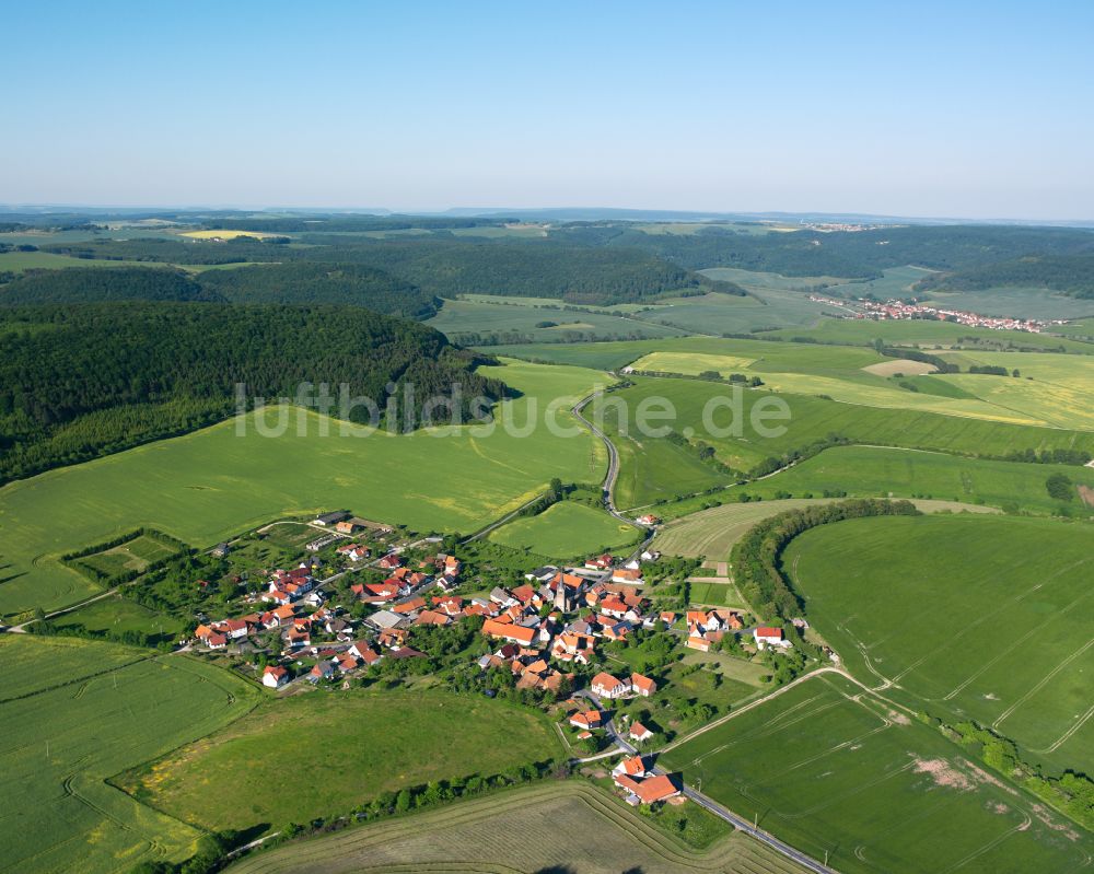 Luftbild Krombach - Dorfkern am Feldrand in Krombach im Bundesland Thüringen, Deutschland