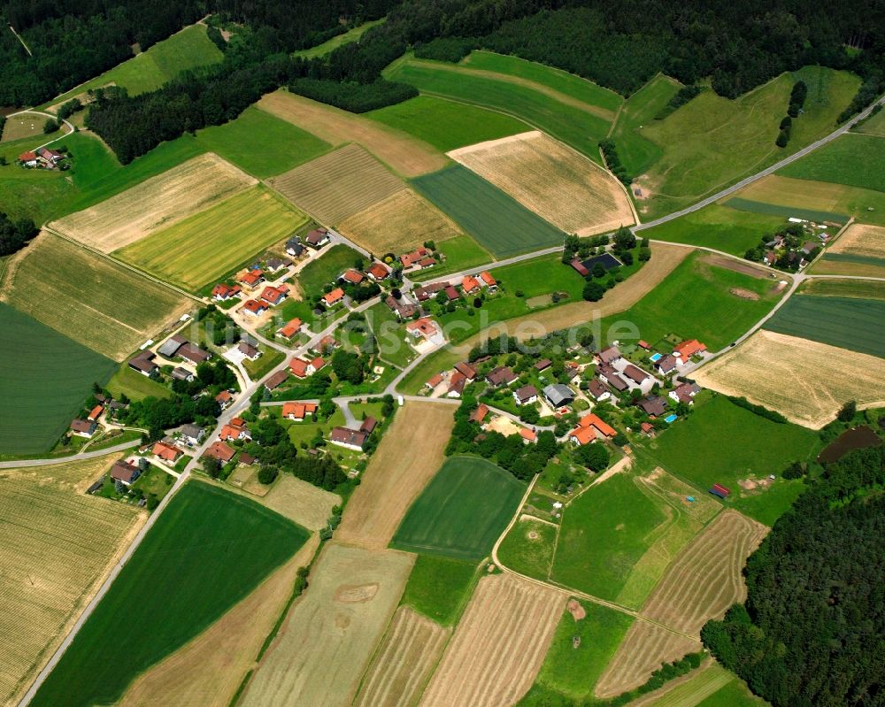 Luftaufnahme Krumbach - Dorfkern am Feldrand in Krumbach im Bundesland Bayern, Deutschland