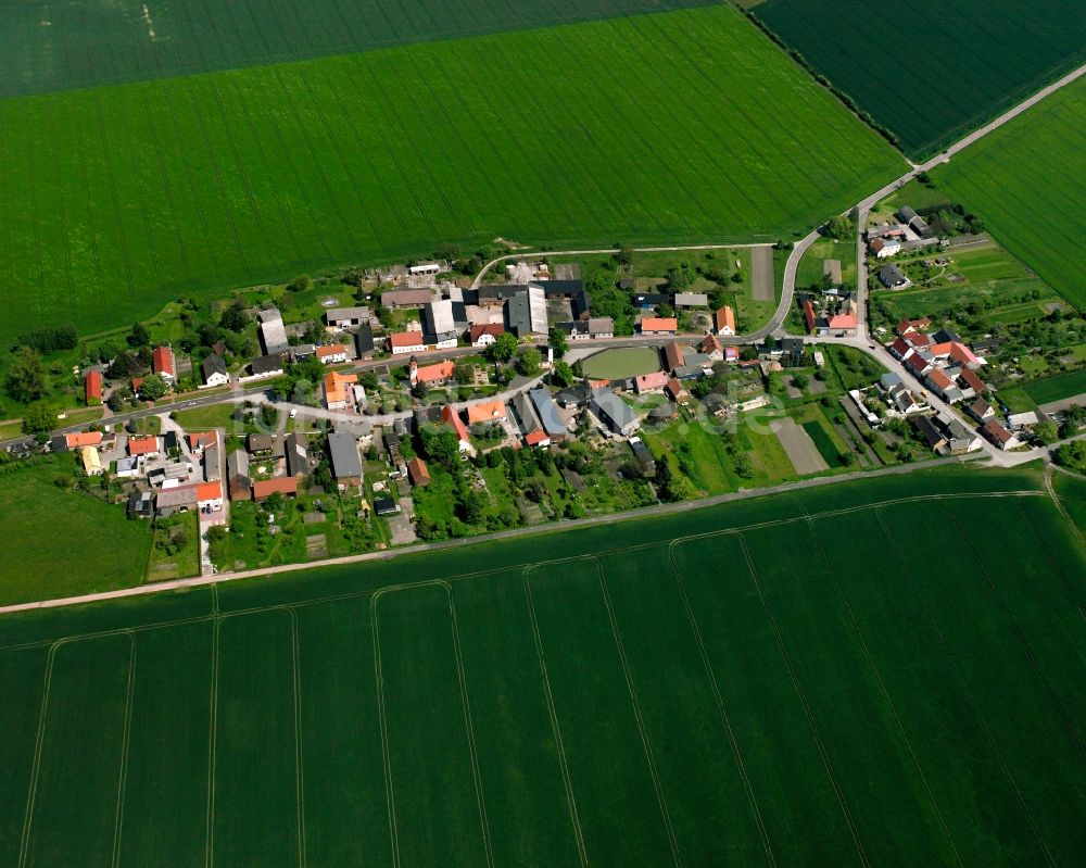 Köselitz von oben - Dorfkern am Feldrand in Köselitz im Bundesland Sachsen-Anhalt, Deutschland