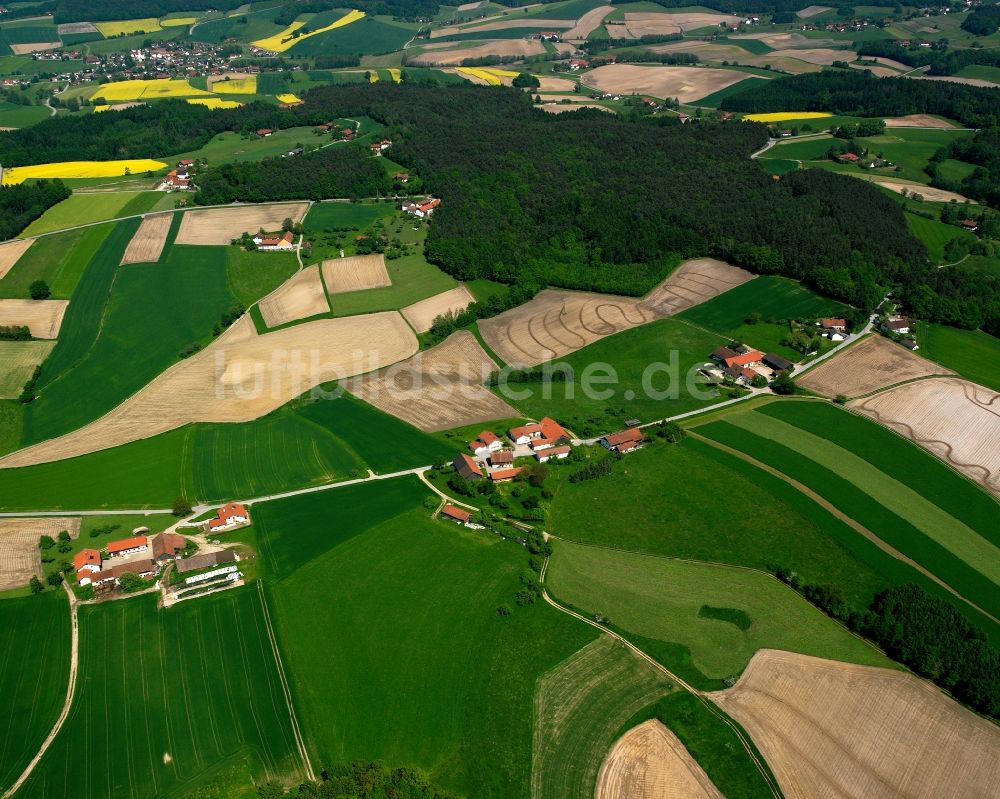 Luftaufnahme Kuglenz - Dorfkern am Feldrand in Kuglenz im Bundesland Bayern, Deutschland