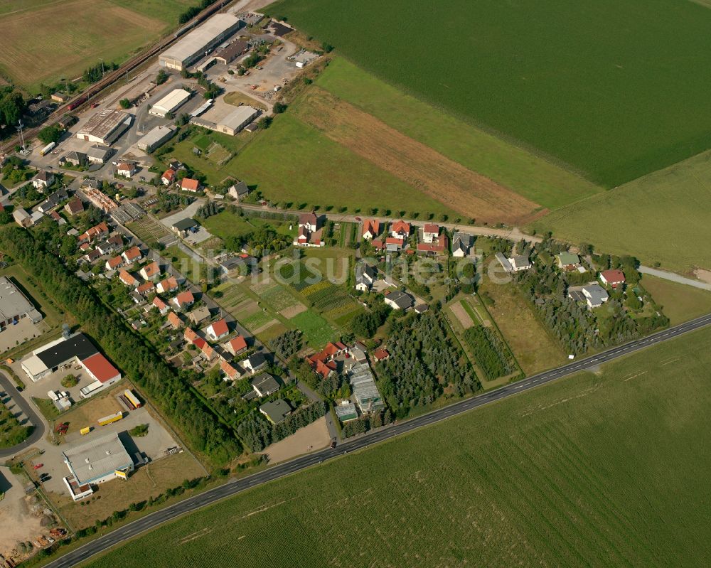 Lampertswalde aus der Vogelperspektive: Dorfkern am Feldrand in Lampertswalde im Bundesland Sachsen, Deutschland