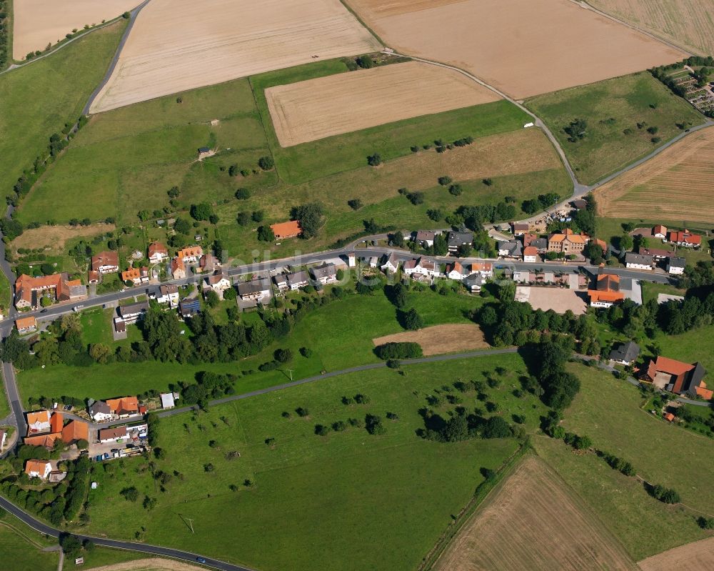 Luftaufnahme Langen-Brombach - Dorfkern am Feldrand in Langen-Brombach im Bundesland Hessen, Deutschland