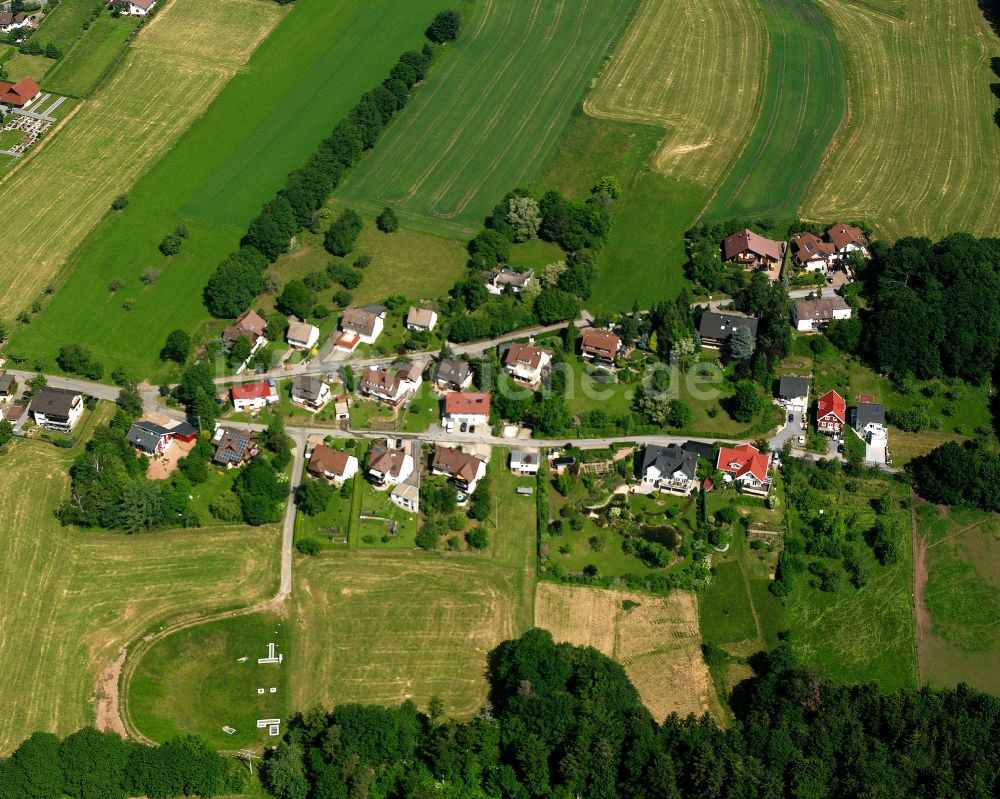 Luftaufnahme Langenbrand - Dorfkern am Feldrand in Langenbrand im Bundesland Baden-Württemberg, Deutschland