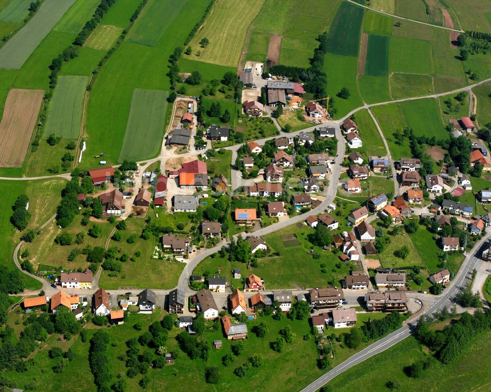 Luftbild Langenbrand - Dorfkern am Feldrand in Langenbrand im Bundesland Baden-Württemberg, Deutschland