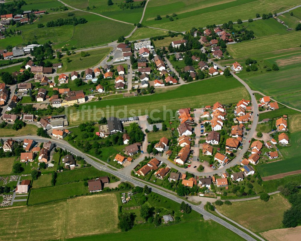 Luftbild Langenbrand - Dorfkern am Feldrand in Langenbrand im Bundesland Baden-Württemberg, Deutschland