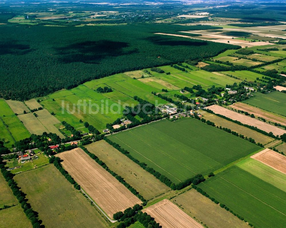 Luftbild Langenlehsten - Dorfkern am Feldrand in Langenlehsten im Bundesland Schleswig-Holstein, Deutschland