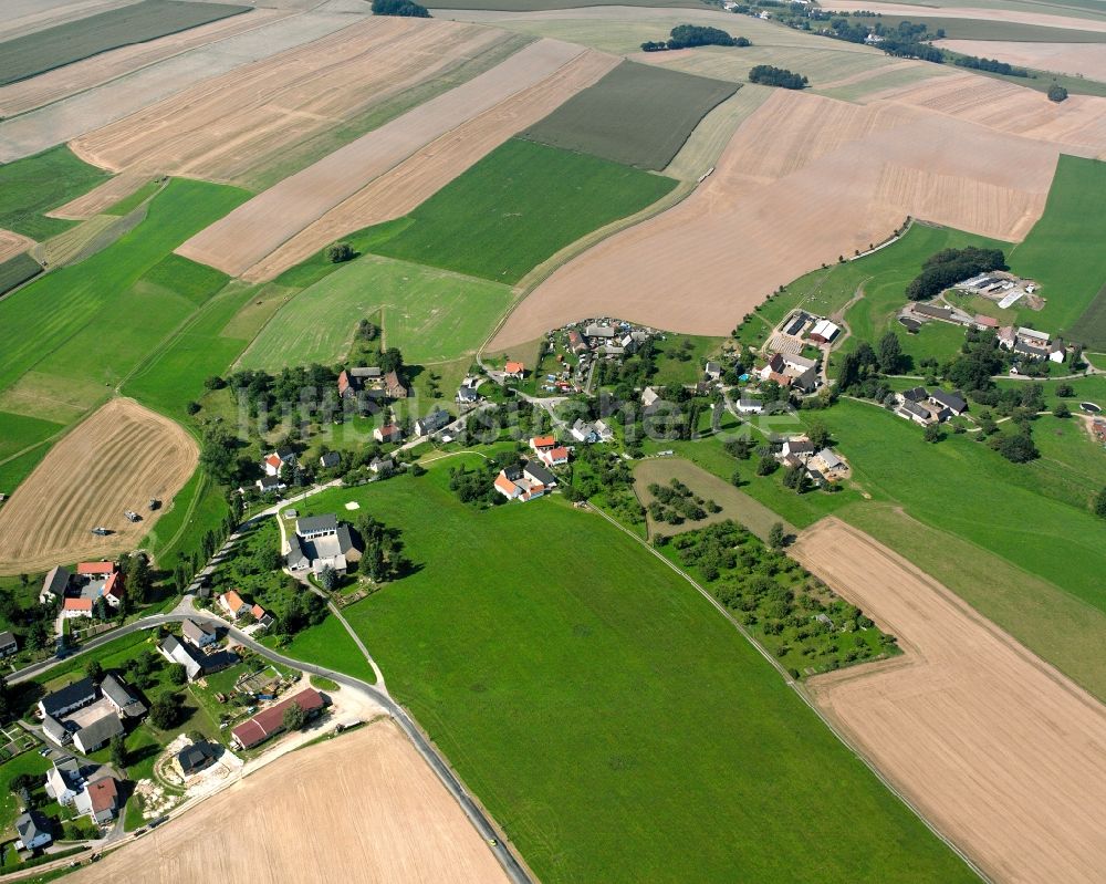 Langenleuba-Oberhain von oben - Dorfkern am Feldrand in Langenleuba-Oberhain im Bundesland Sachsen, Deutschland