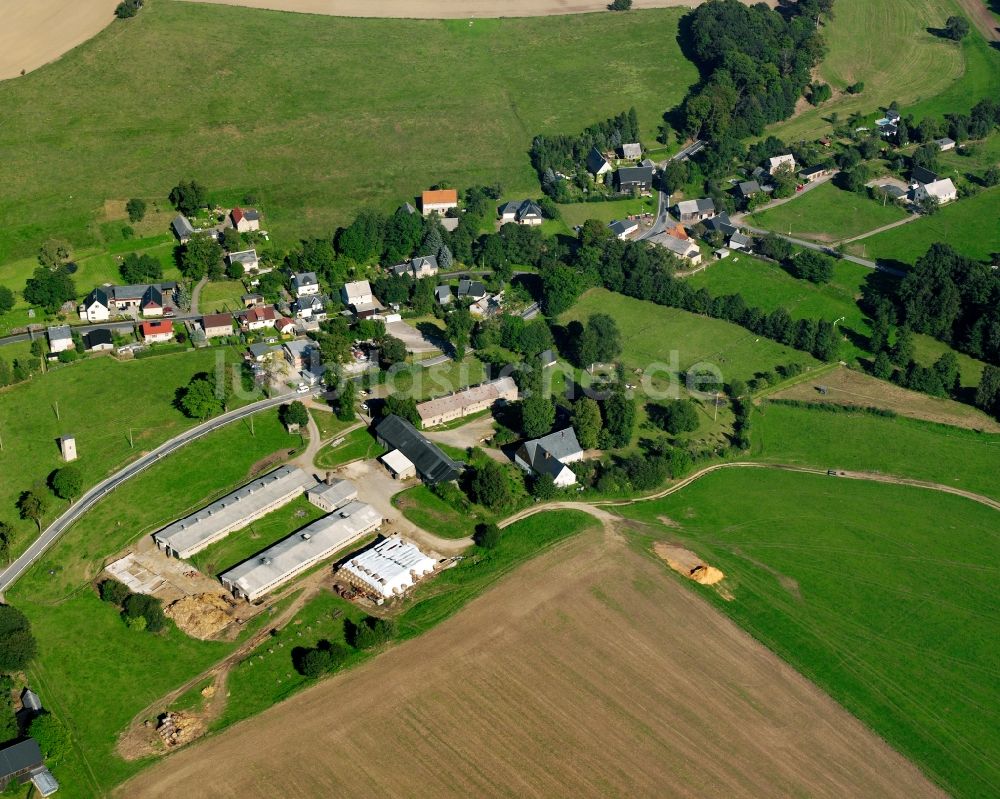 Luftbild Langenstriegis - Dorfkern am Feldrand in Langenstriegis im Bundesland Sachsen, Deutschland