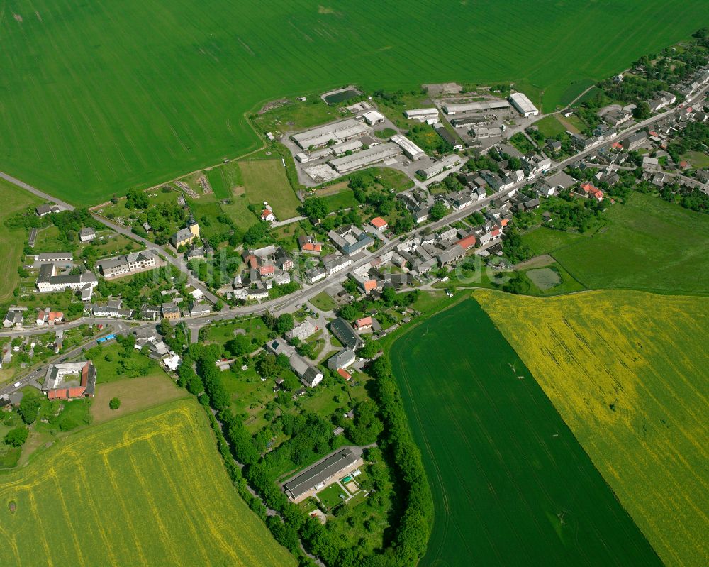 Luftbild Langenwolschendorf - Dorfkern am Feldrand in Langenwolschendorf im Bundesland Thüringen, Deutschland