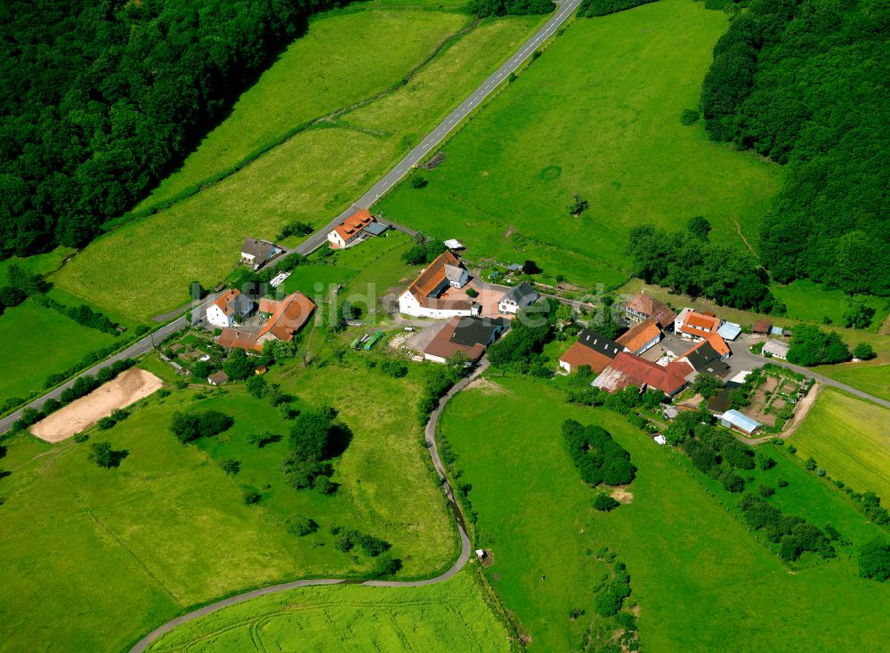 Luftaufnahme Langheckerhof - Dorfkern am Feldrand in Langheckerhof im Bundesland Rheinland-Pfalz, Deutschland