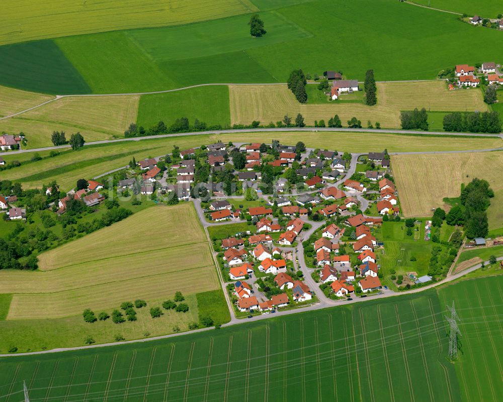 Luftaufnahme Laupertshausen - Dorfkern am Feldrand in Laupertshausen im Bundesland Baden-Württemberg, Deutschland